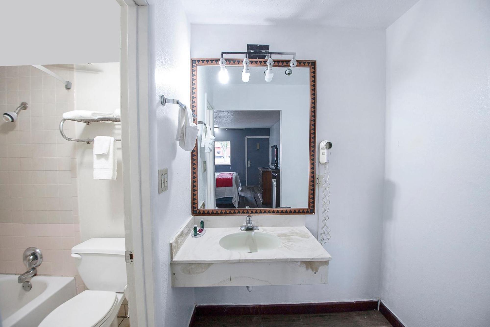 Hotel O Daylight Inn Elkhart I-90, In エクステリア 写真